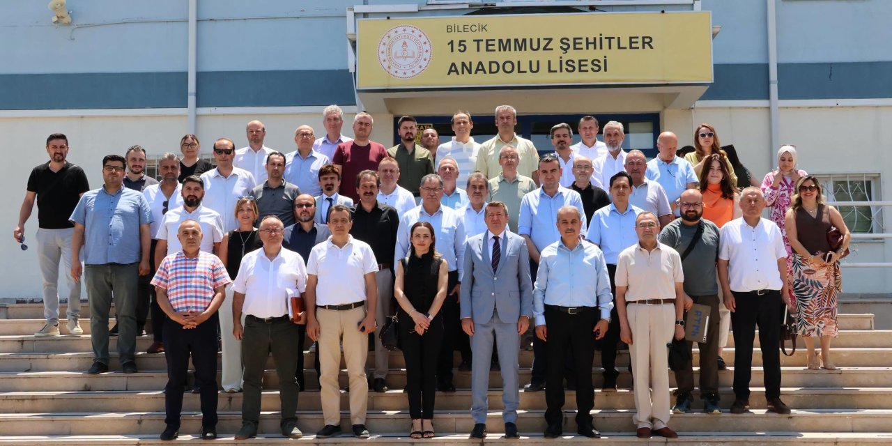 Okul Müdürleri Yıl Sonu Toplantısında Bir Araya Geldi