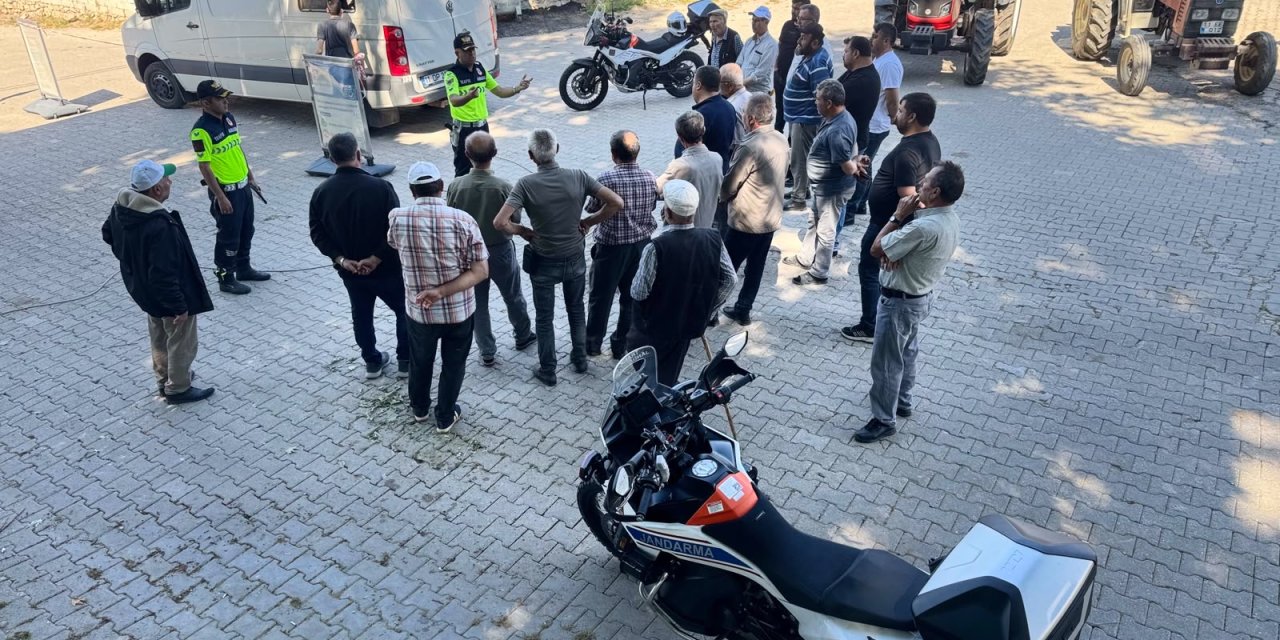 Traktör Sürücüleri Bilgilendirildi