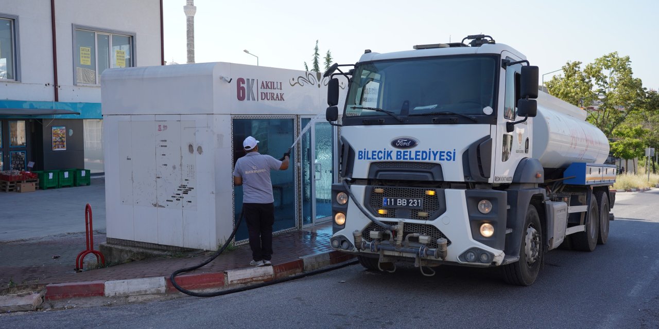 Bilecik'teki duraklarda temizlik çalışmaları