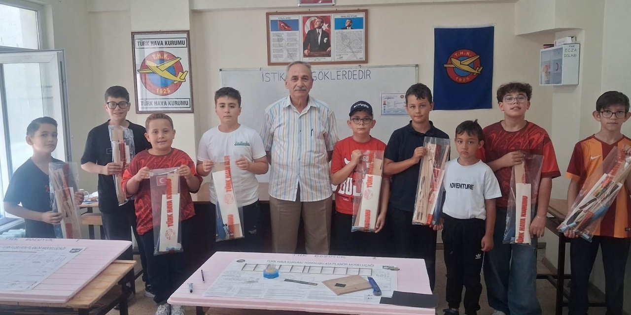 Bozüyük'te Model Uçak Kursu Devam Ediyor