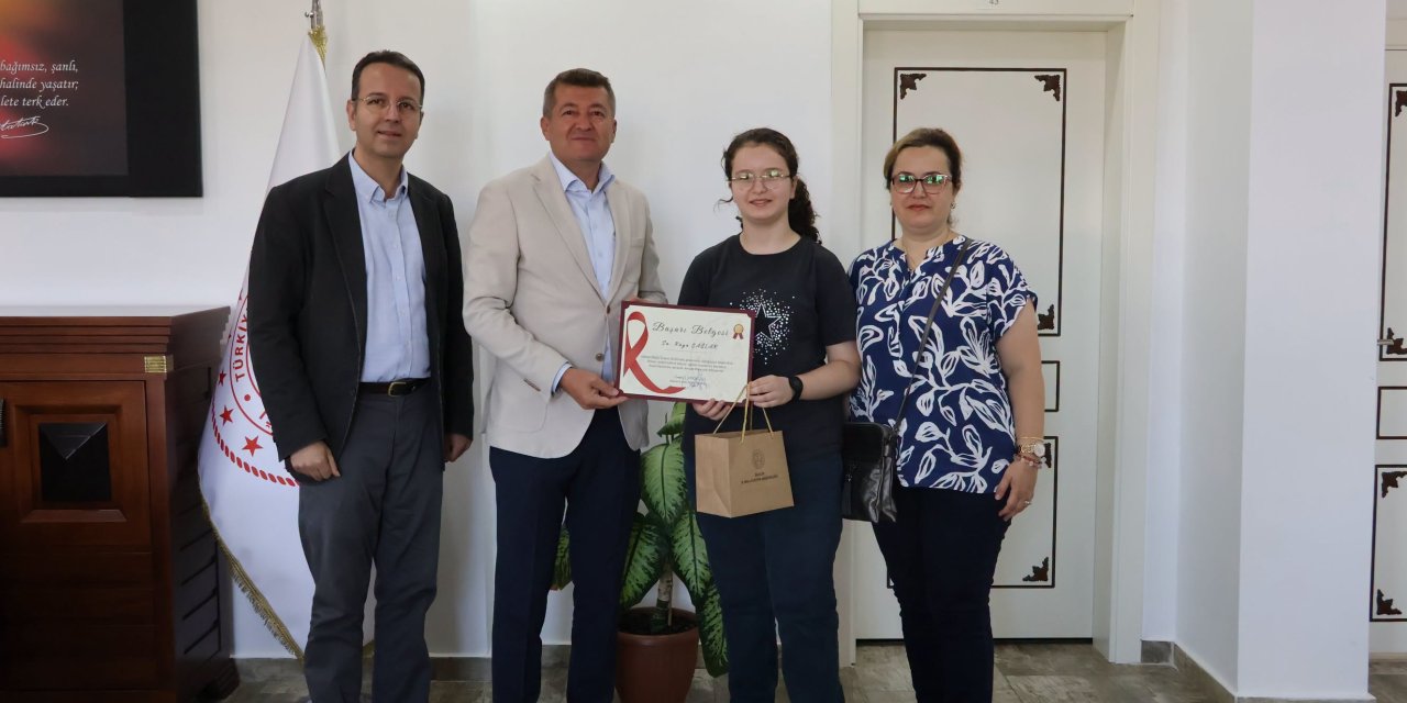 LGS'de Dereceye Giren Öğrencilere Başarı Belgesi