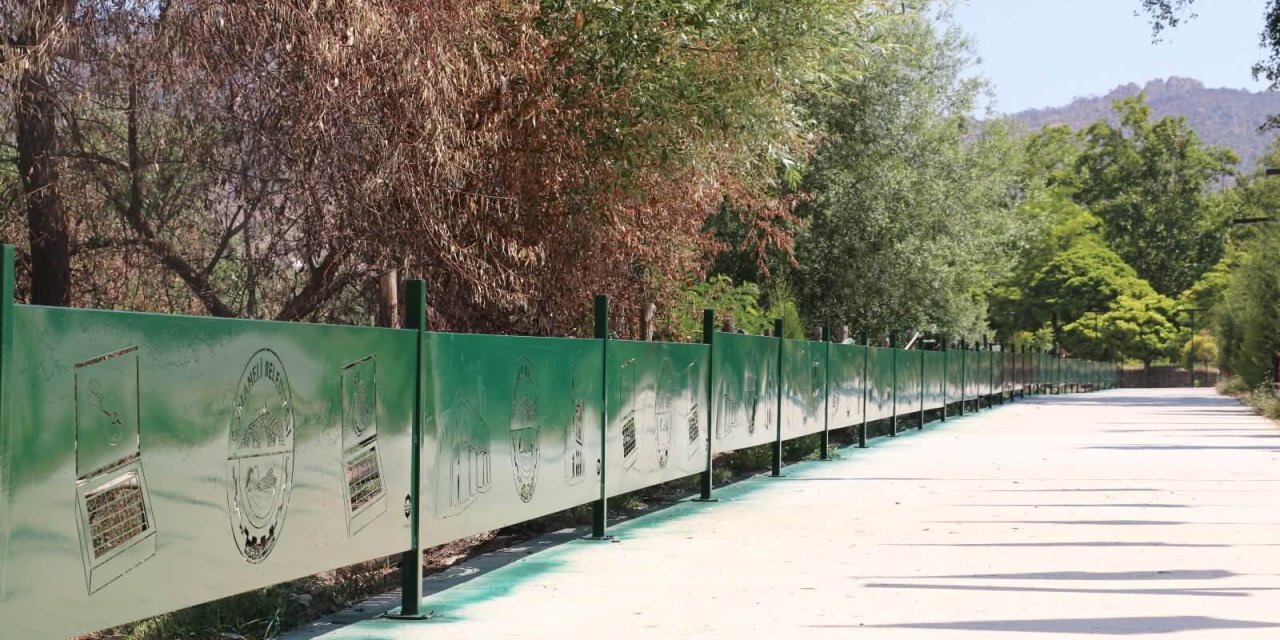 Osmaneli'nde Yürüyüş Yolundaki Çitler Yenilendi