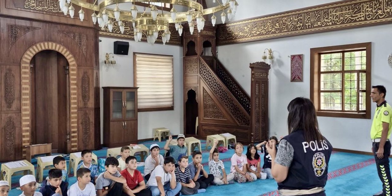 Kuran Kursu Öğrencilerine Polislik Mesleği Tanıtıldı