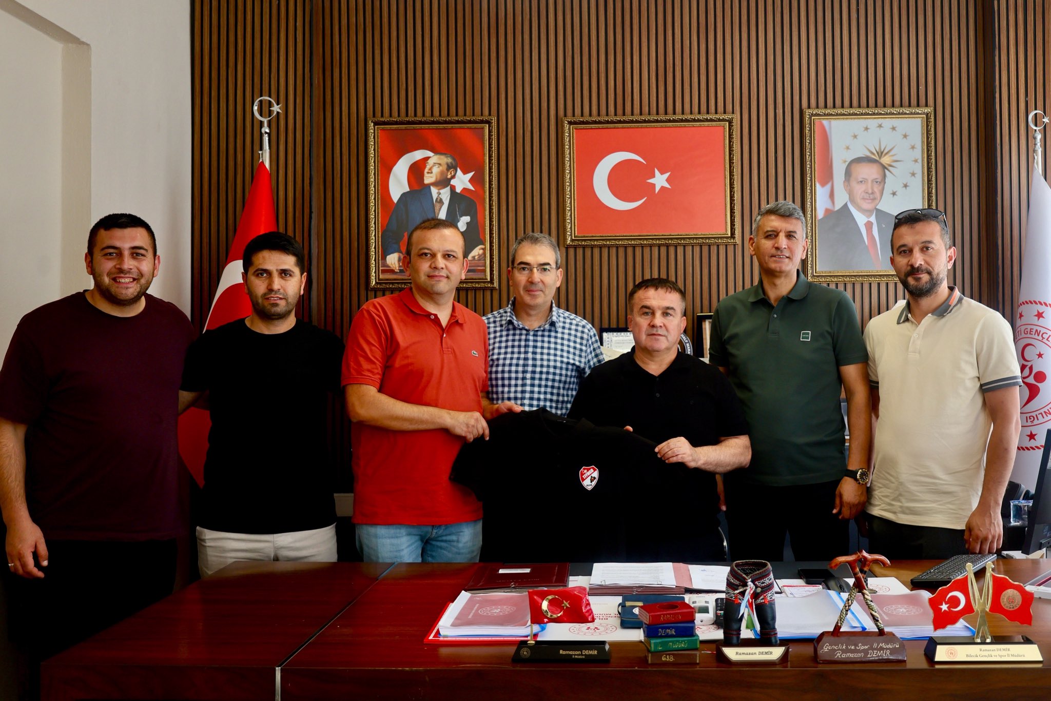 Futbol Hakemlerinden Müdür Demir’e Ziyaret