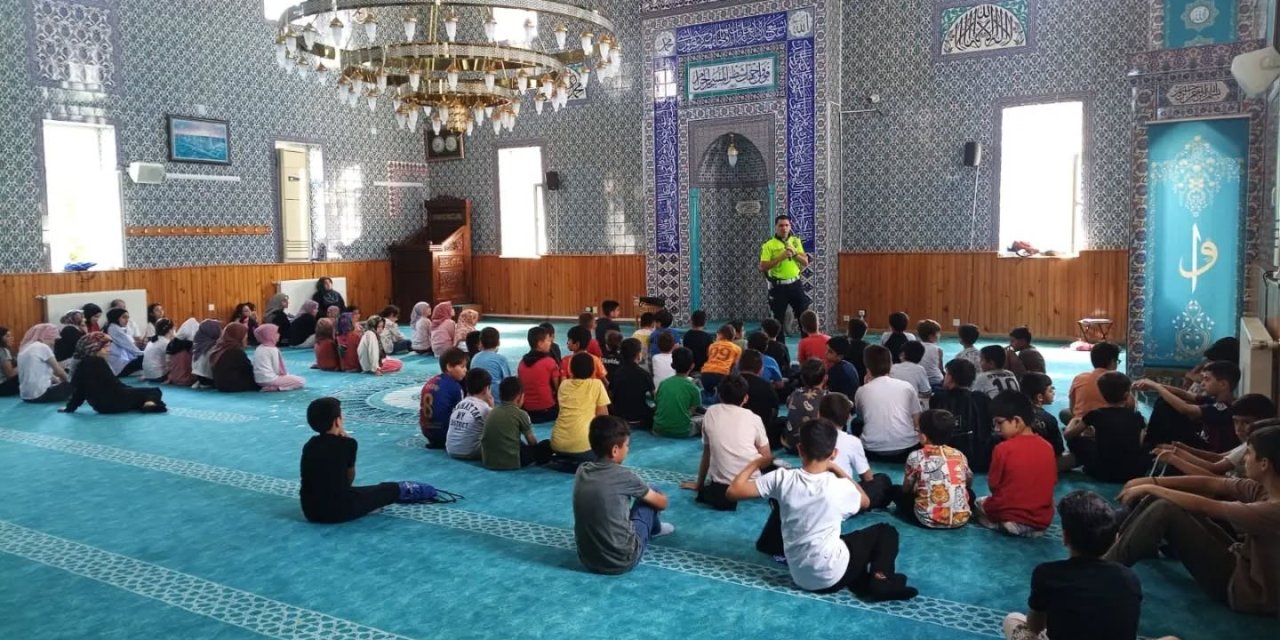 Kur'an Kursu Öğrencilerine Trafik Eğitimi