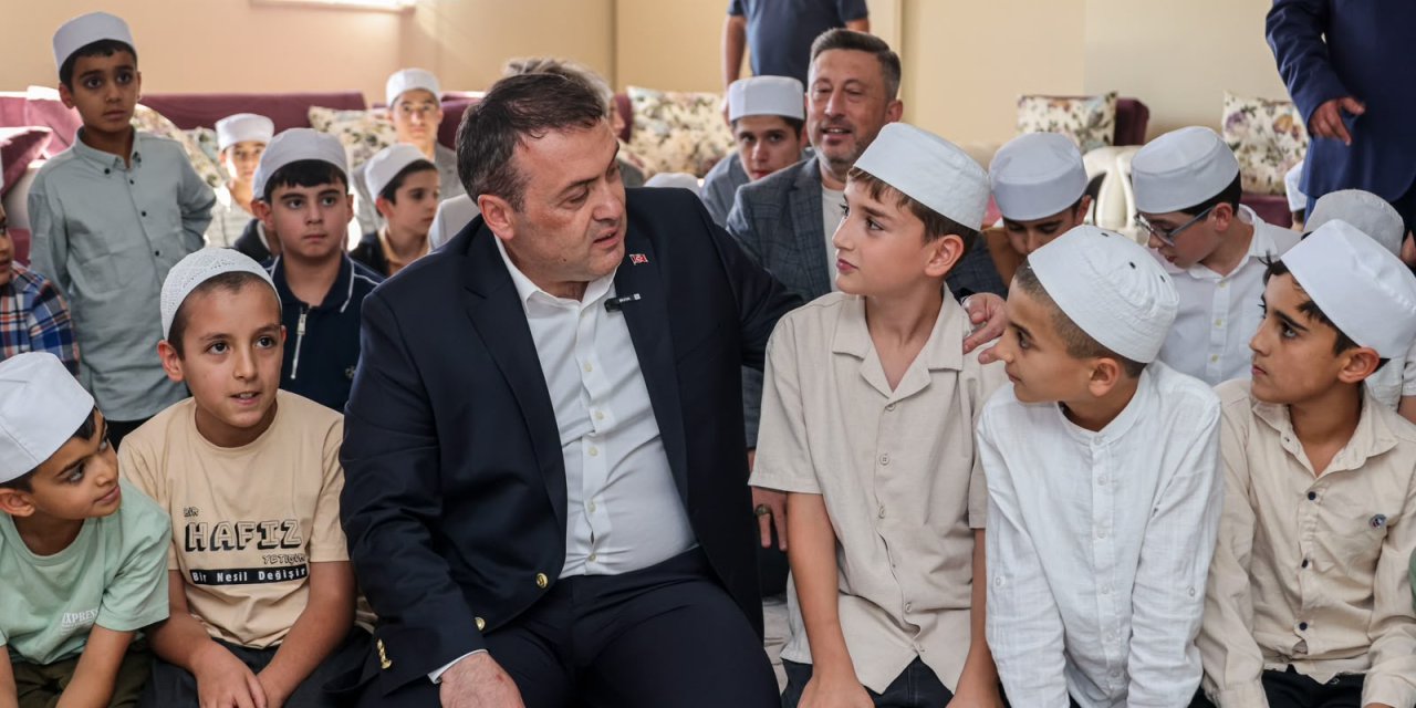 Vali Sözer, Hafız Adaylarıyla Buluştu
