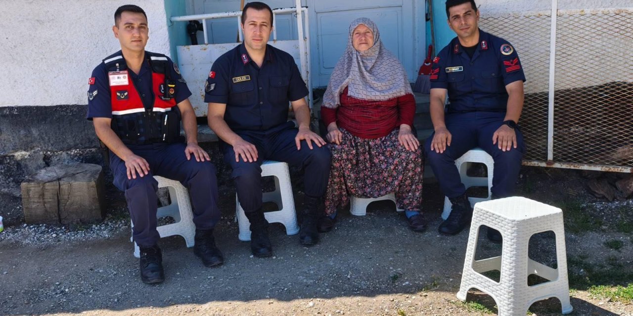 Jandarmadan Şehit Ailesine Vefa Ziyareti