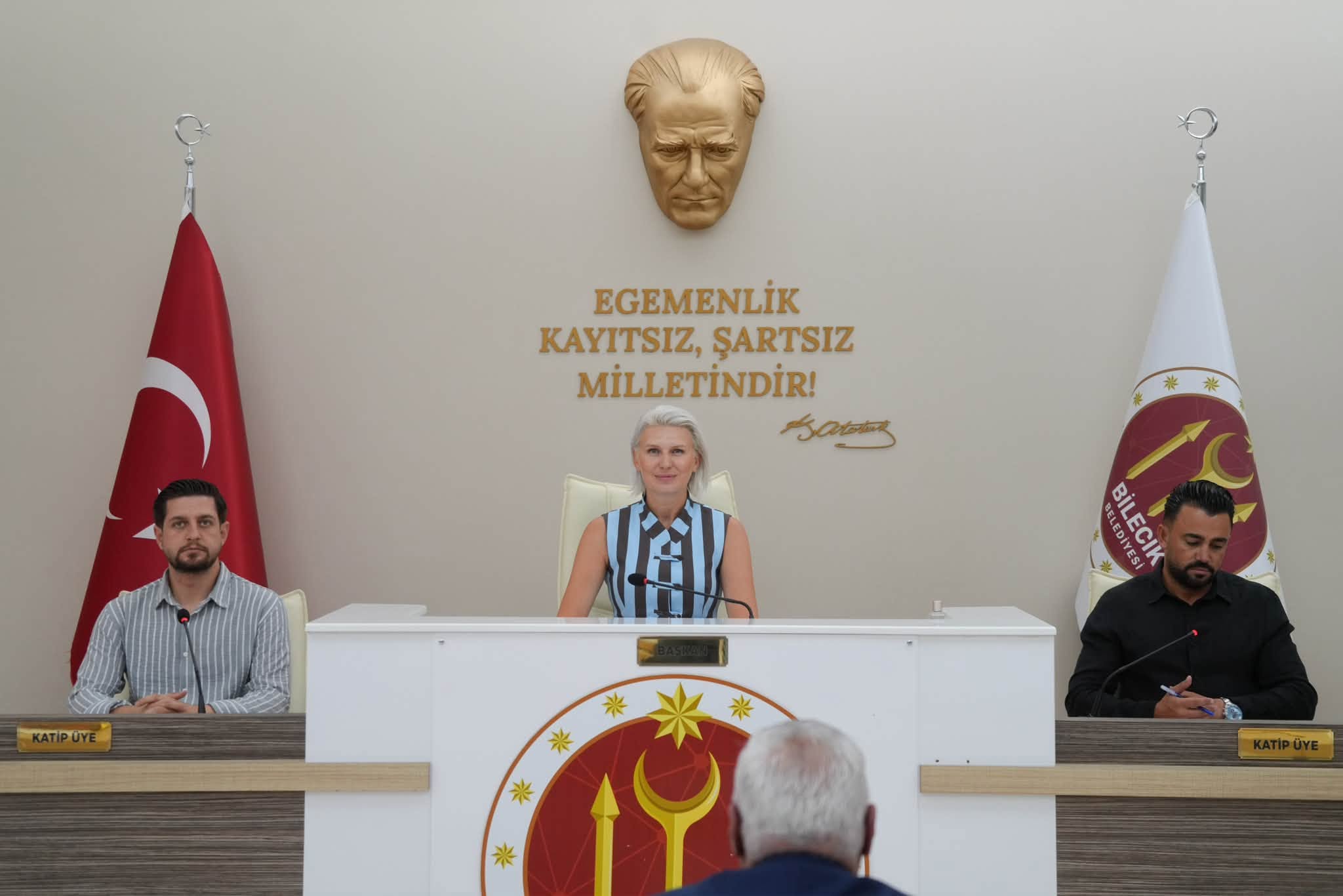 Yeni Parti ile ilk meclis toplantısı