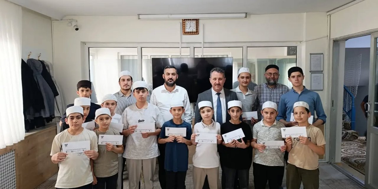 Müftü Dilek'ten Kur’an Kursu Öğrencilerine Harçlık