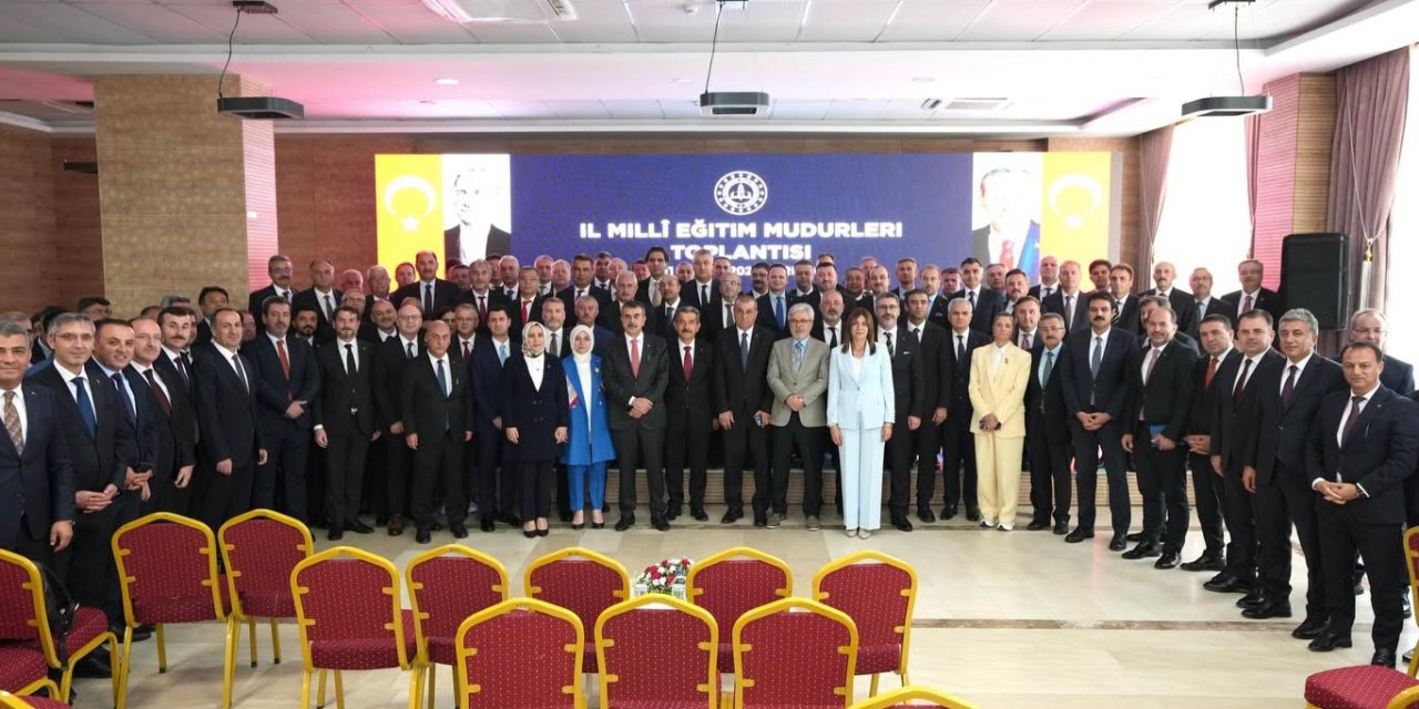 Müdür Şimşek, İl Milli Eğitim Müdürleri Toplantısına Katıldı