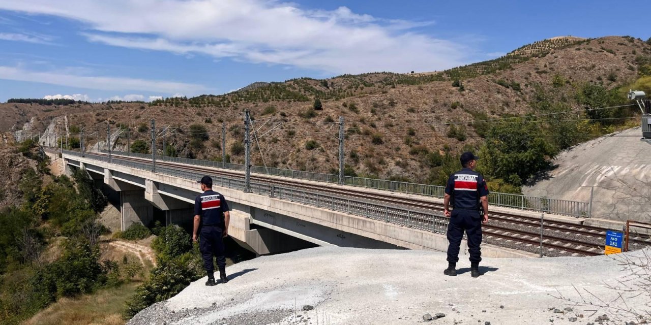 Jandarmdan Demiryolu Hattında Kontrol