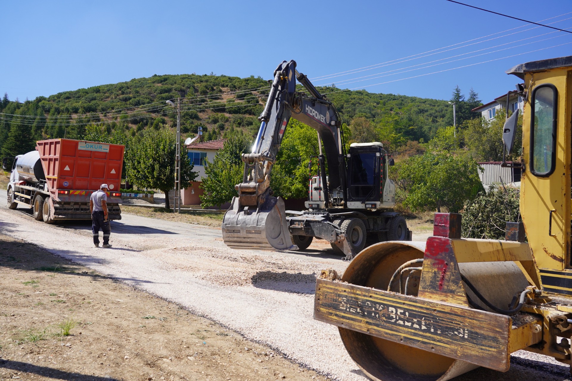 Yeni cadde ve sokaklar ulaşıma açılıyor