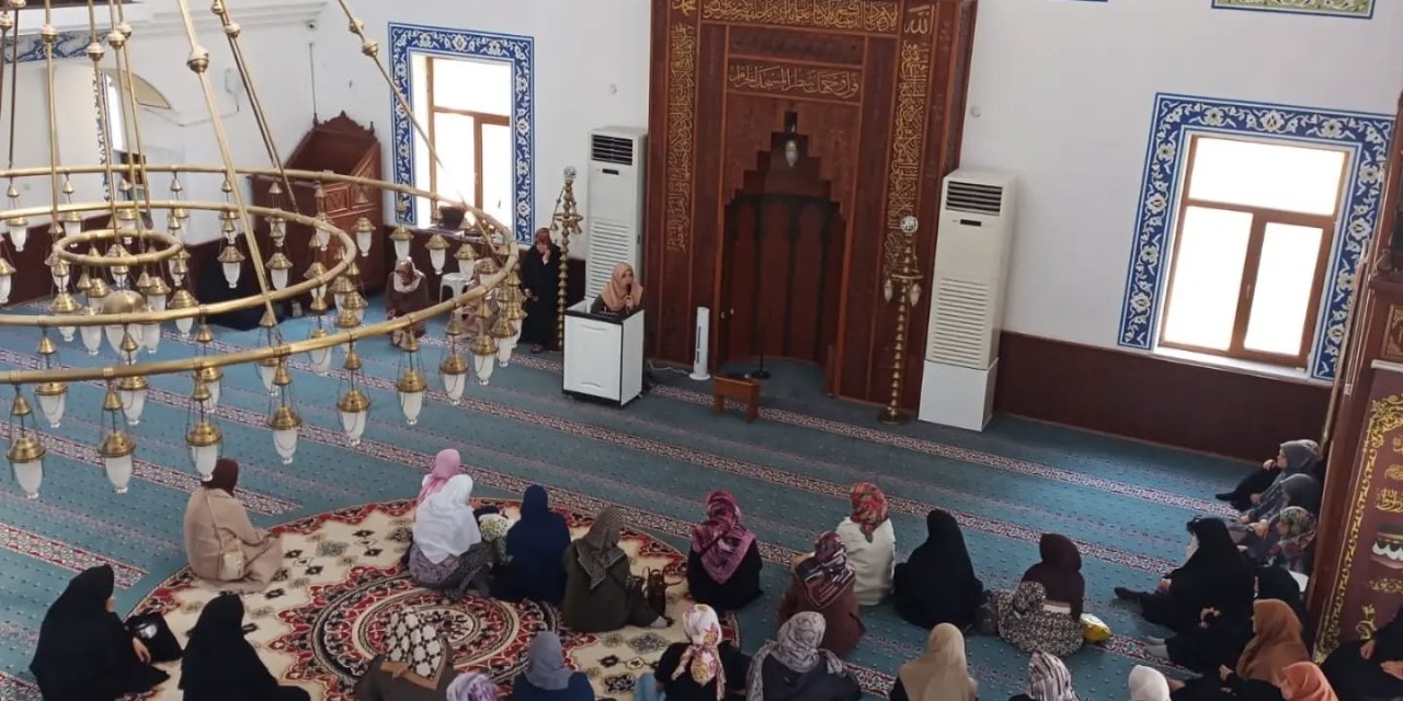 Mevlid-i Nebevi Haftası’nda Cami Kadın Buluşması