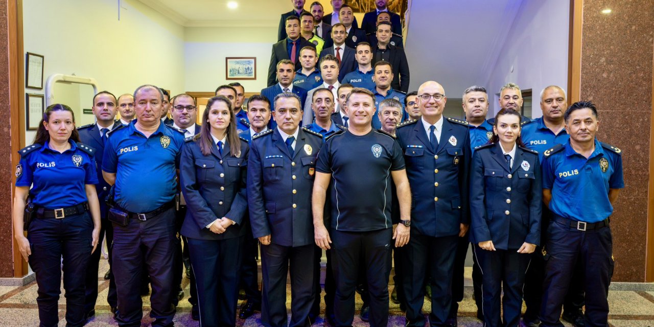Emniyet Mensuplarına Yeni Rütbe ve Plaket Takdimi