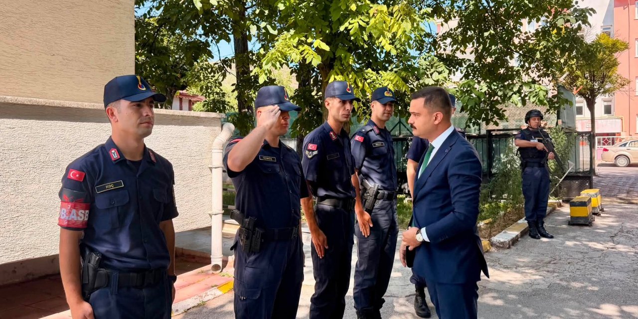 Kaymakam Titiz'den Jandarma Komutanlığına Ziyaret