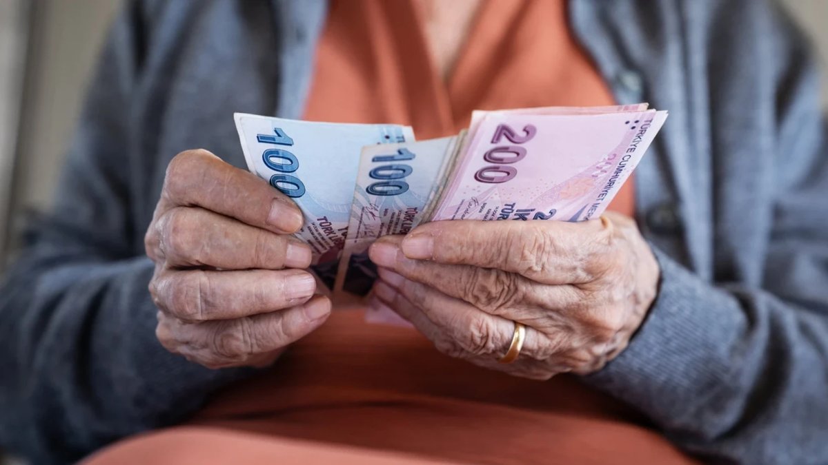 Eylül ayı yaşlı ve engelli aylıkları hesaplara yatırılmaya başlandı