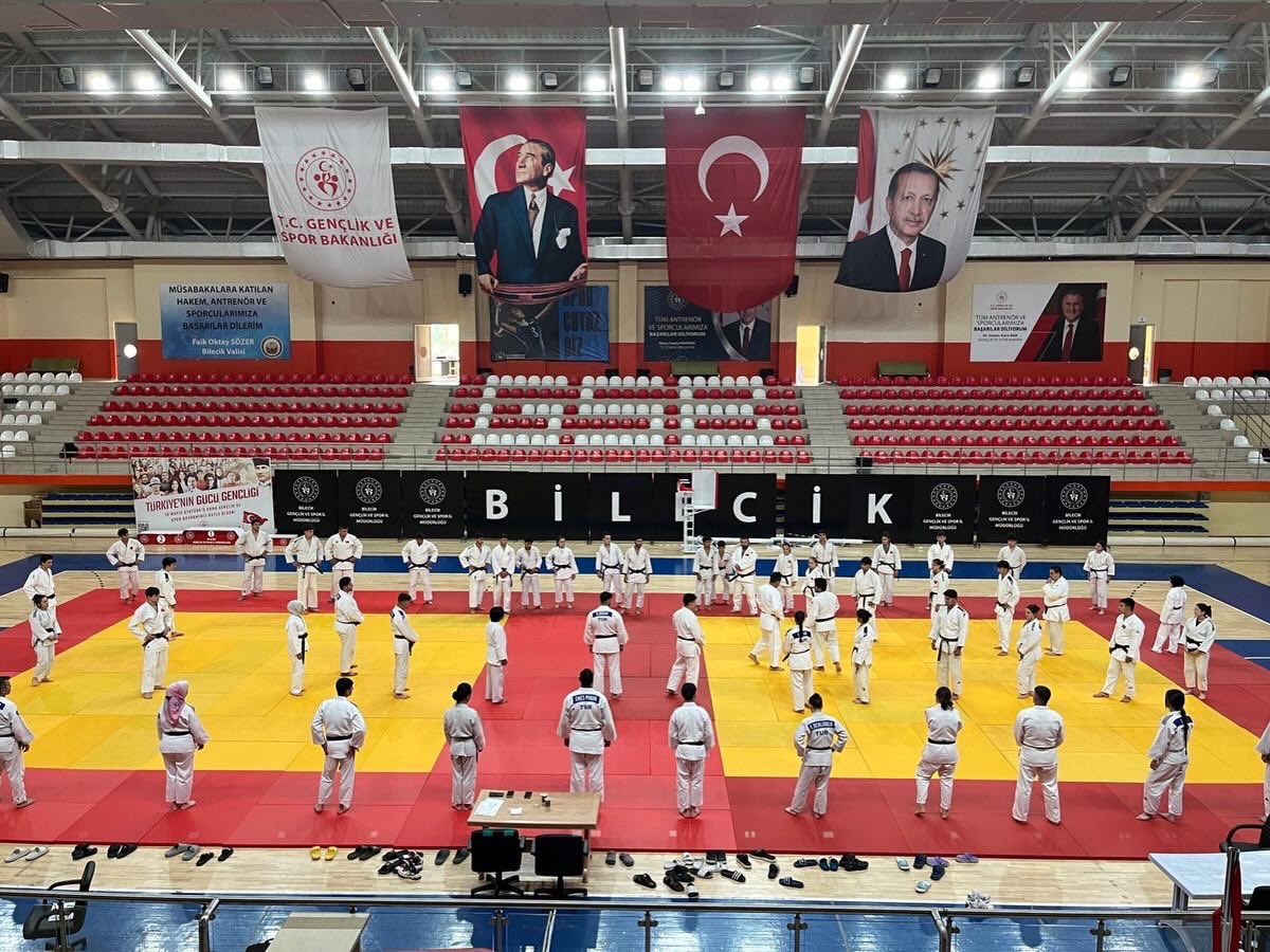 Bilecik’ten 15 judocu ter döktü