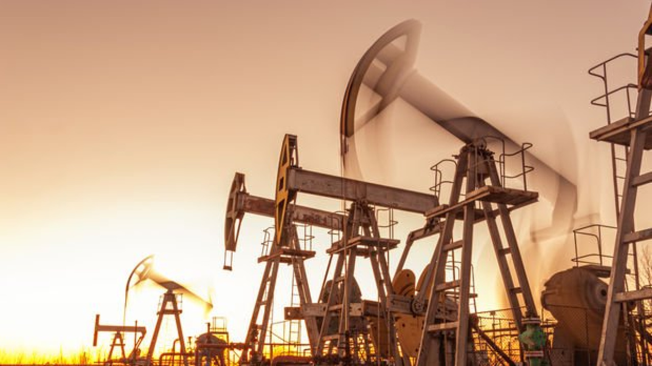 Brent petrol 100 doları test etti