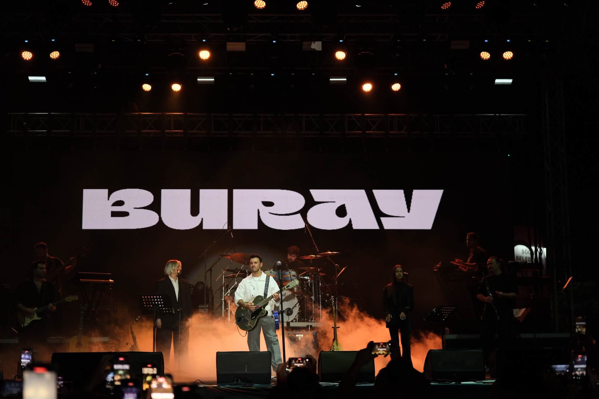 Buray Söğüt'ü salladı