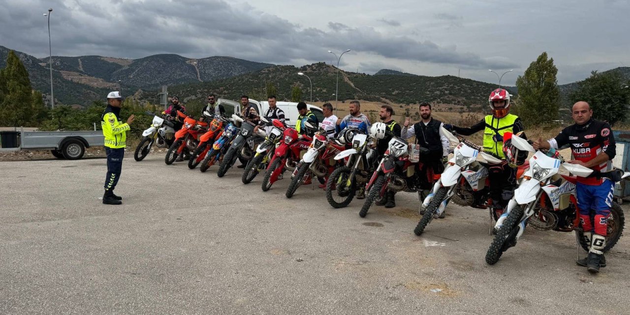 Jandarmadan Motosiklet Sürücülerine Bilgilendirme