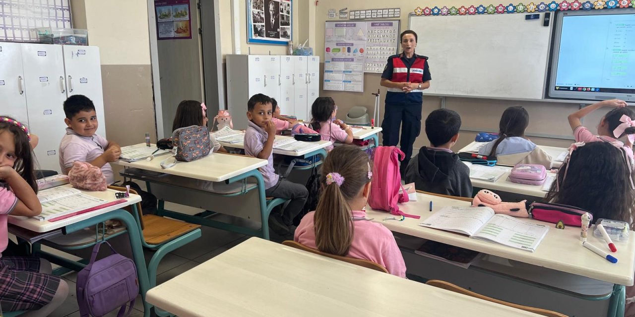 Jandarmadan Öğrencilere Bilgilendirme