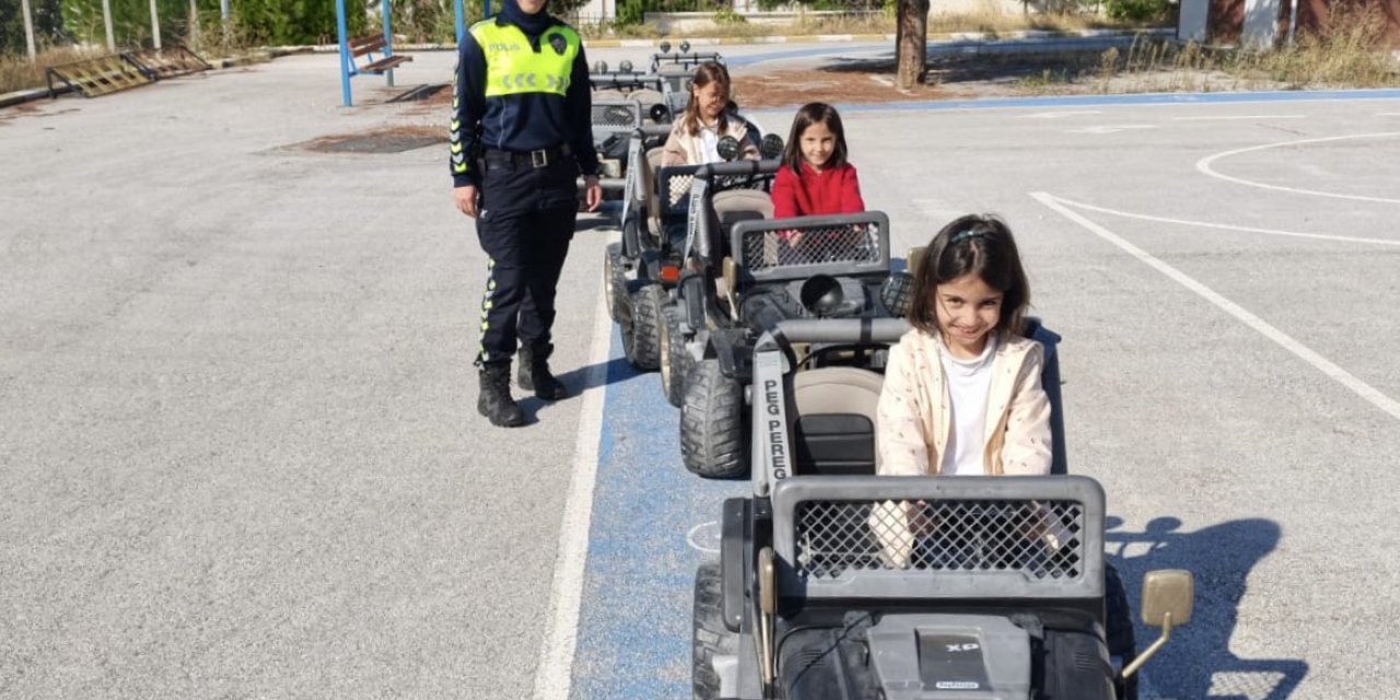 Öğrencilere Uygulamalı Trafik Eğitimi