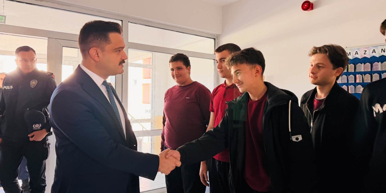 Kaymakam Titiz'den Okul Ziyaretleri