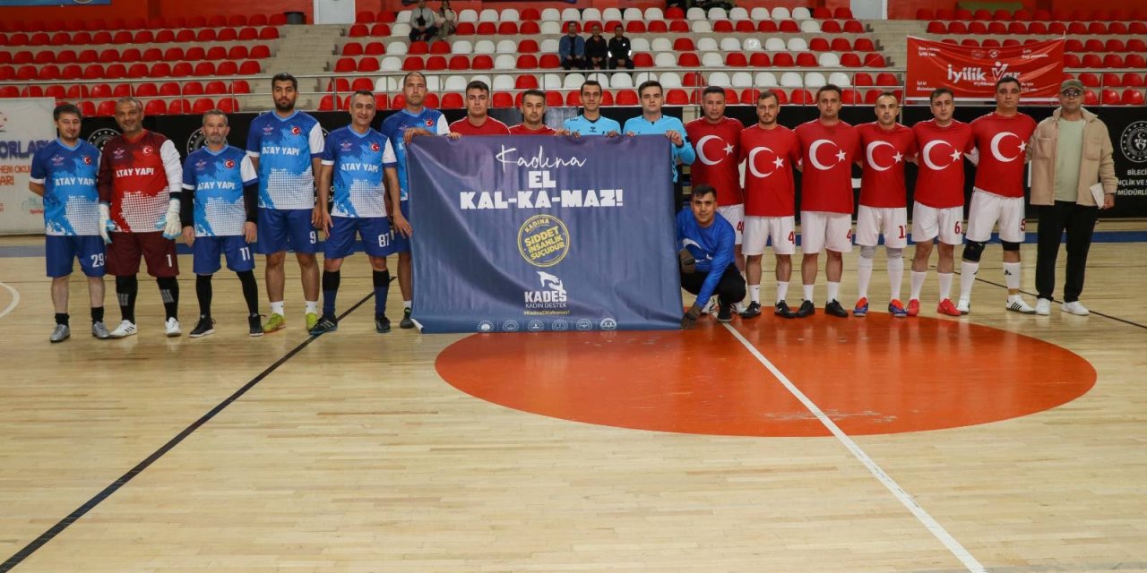 Futsal Müsabakasında Kadına Yönelik Şiddete Dikkat Çekildi