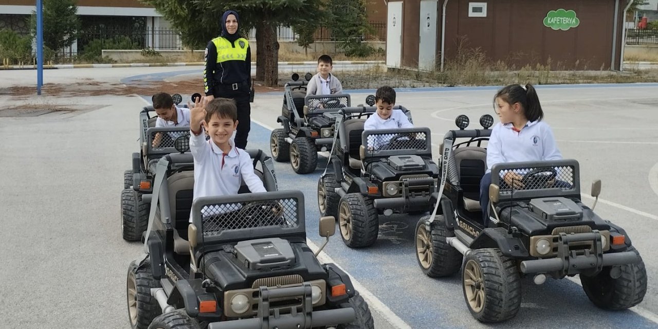 Öğrencilere Uygulamalı Trafik Eğitimi