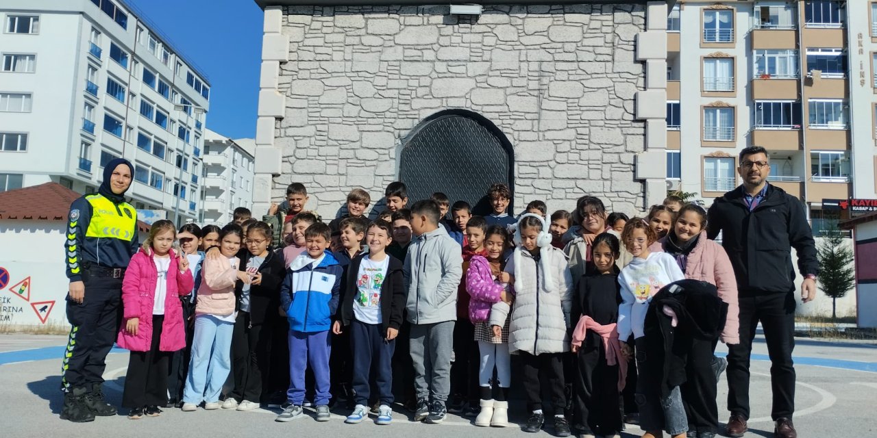 Bilecik'te Öğrencilere Trafik Eğitimi
