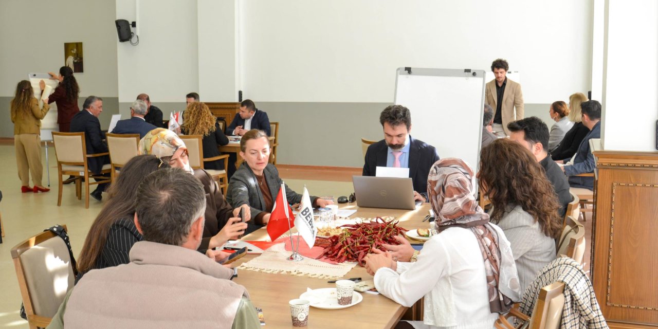 Çukurören Biberi BŞEÜ’de Masaya Yatırıldı