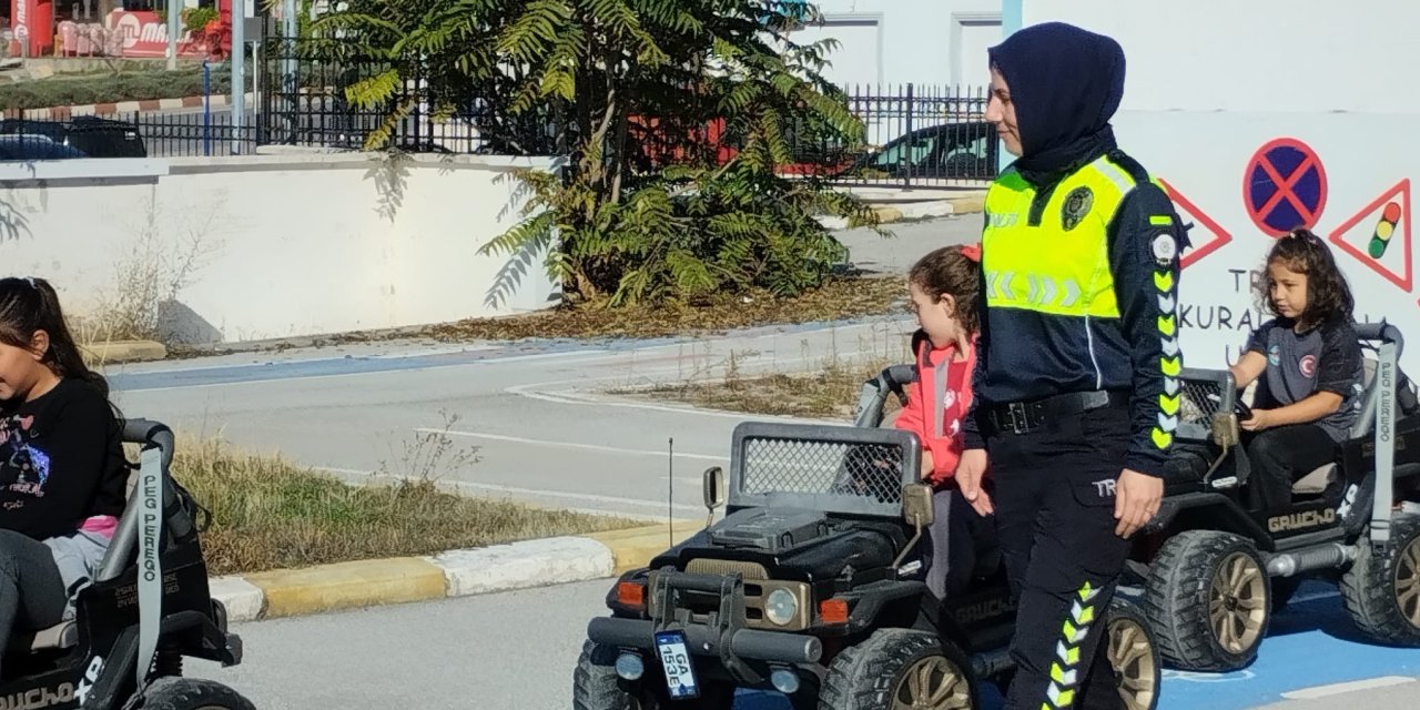 Öğrencilere Trafik Eğitimi