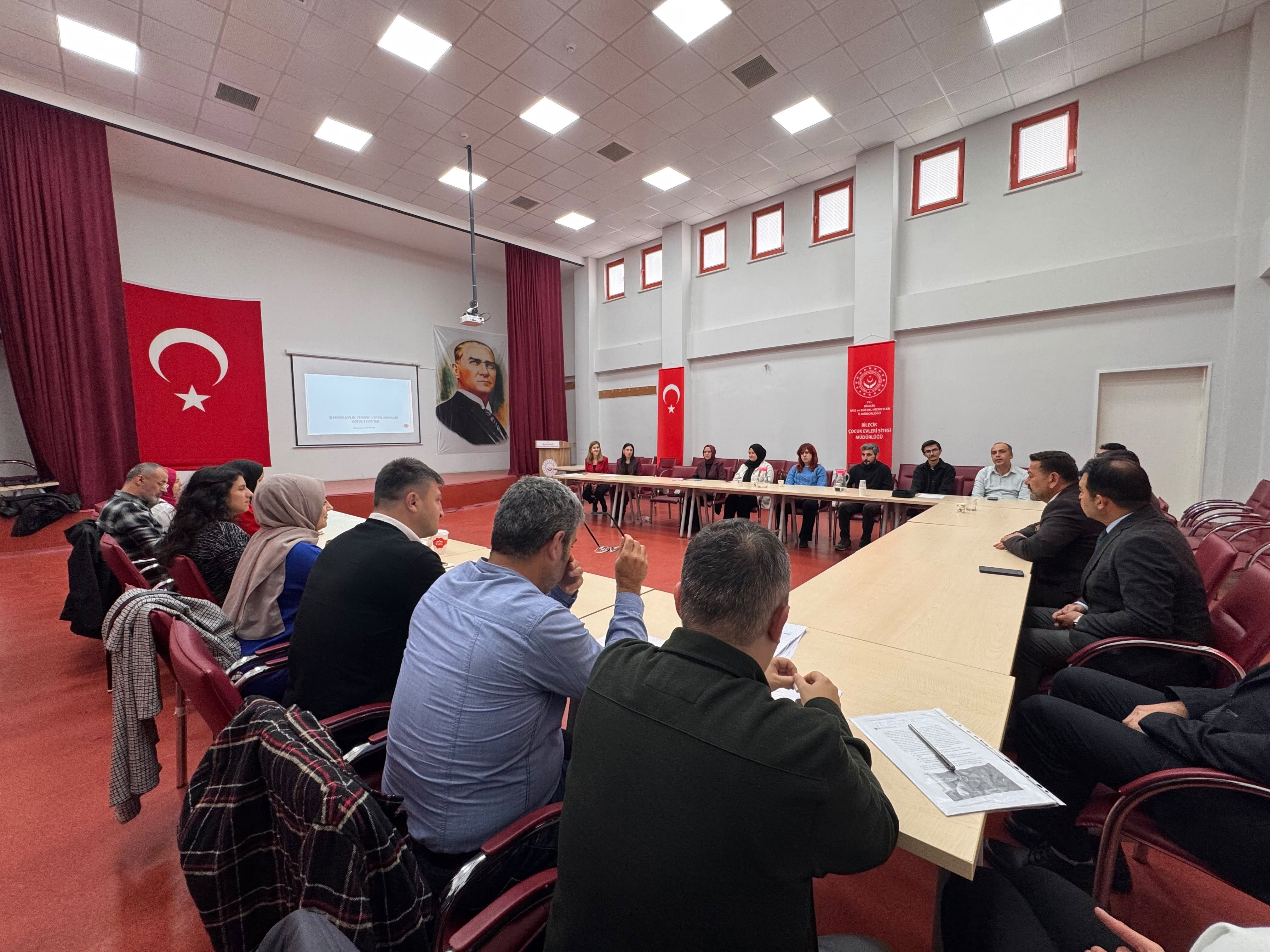 Danışmanlık eğitimini tamamlayan personellere sertifika
