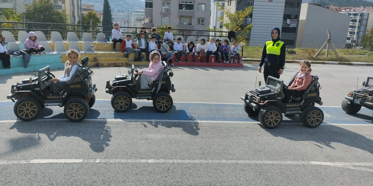 Öğrencilere Trafik Eğitimi