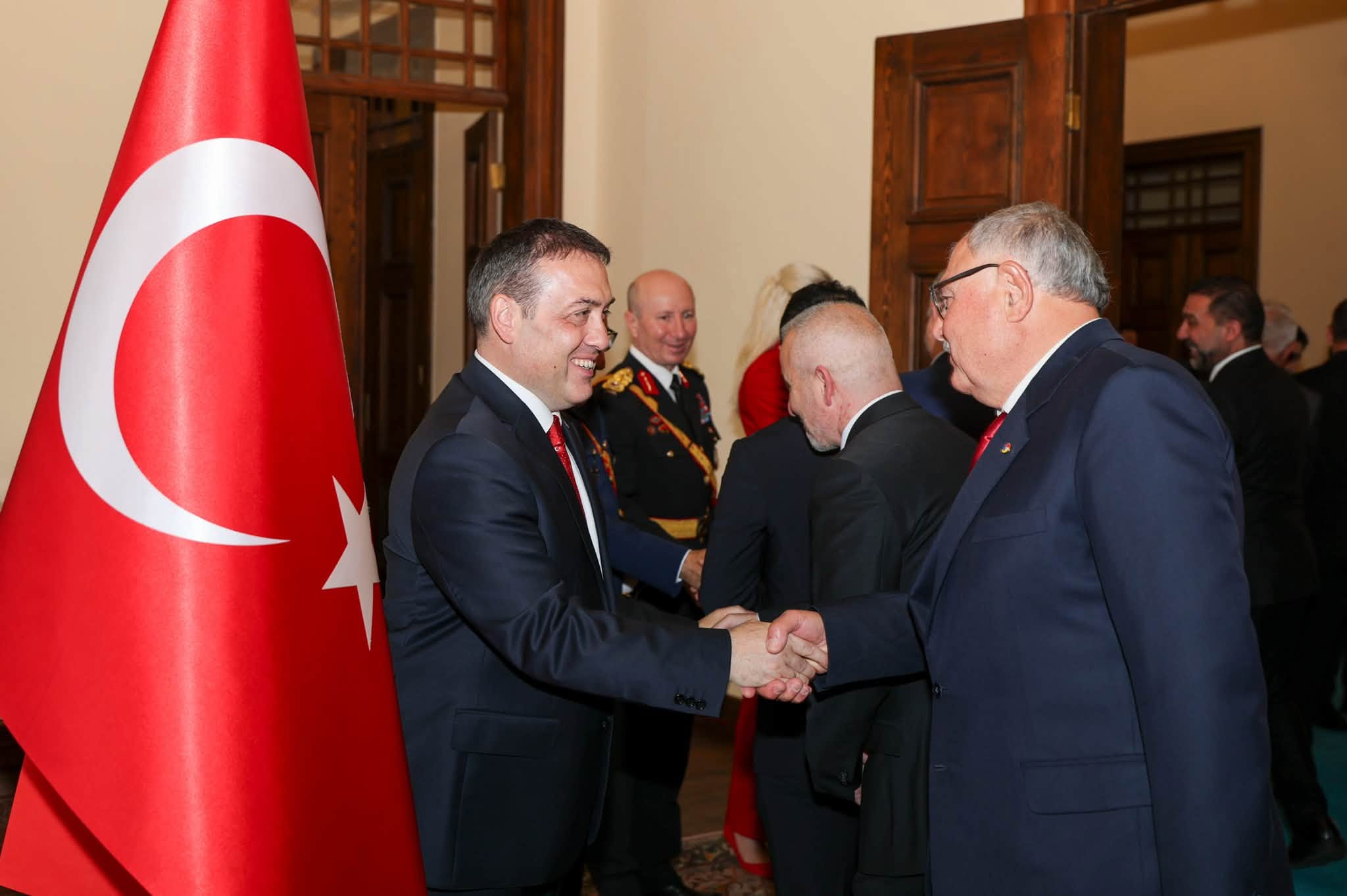 Vali Sözer tebrikleri kabul etti