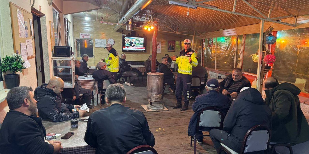 Traktör sürücülerine trafik bilgilendirmesi
