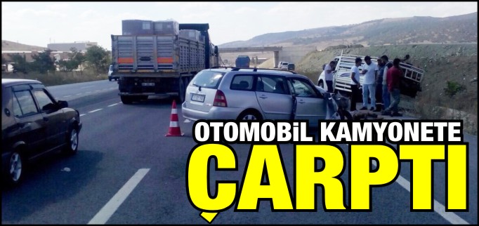OTOMOBİL KAMYONETE ÇARPTI