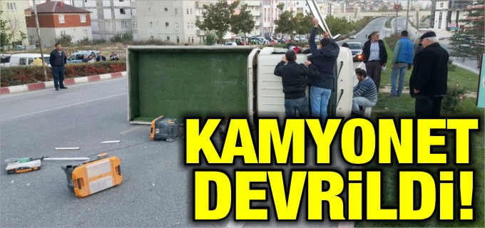 ÖNÜNE KÖPEK ÇIKINCA KAMYONETİ DEVİRDİ