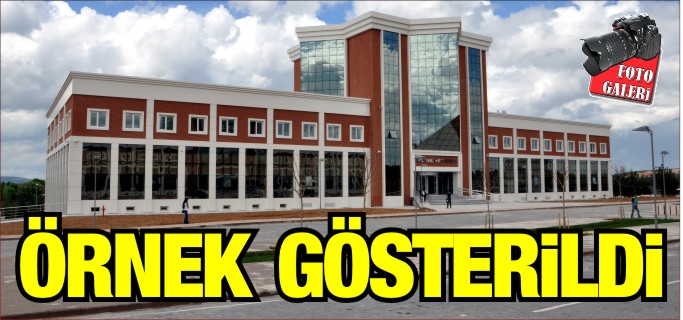ÜNİVERSİTEMİZ KÜTÜPHANE VE BİLGİ MERKEZİ’ NE ÖDÜL