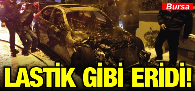 PARK HALİNDE YANAN LÜKS ARAÇ PLASTİK GİBİ ERİDİ