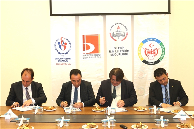 ÜNİVERSİTEMİZDE ´NEŞELİ GÜNLER´ PROJESİ
