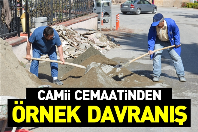 CAMİİ CEMAATİNDEN ÖRNEK DAVRANIŞ