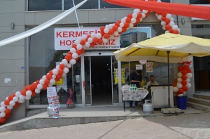 BAHÇELİEVLER ÖĞRENCİ YURDU KERMES AÇTI