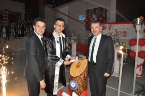 GELECEĞİN DOKTOR VE MÜHENDİS ADAYLARI MEZUN OLDU