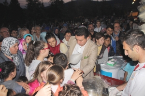 BOZÜYÜK YİNE MAHALLE İFTARLARINDA BULUŞUYOR