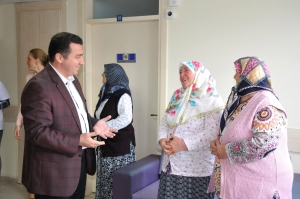 BAKICI'DAN HASTANE ZİYARETİ