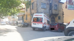 DÜZENSİZ PARK AMBULANSI ZORA SOKTU