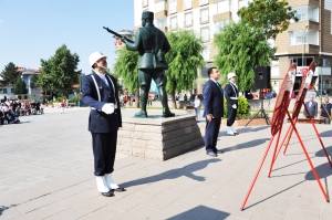 BOZÜYÜK’ÜN DÜŞMAN İŞGALİNDEN KURTULUŞU COŞKUYLA KUTLANDI