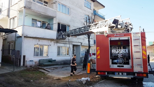 DEPO OLARAK KULLANILAN YERDE YANGIN ÇIKTI