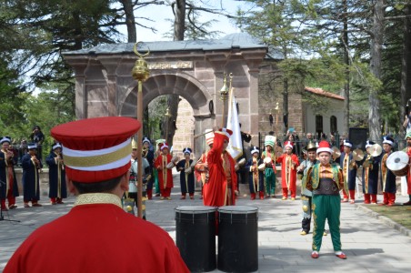 'OSMANLI RUHU YAŞASIN İSTİYORUZ'